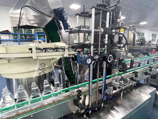 自動異形蓋旋蓋機